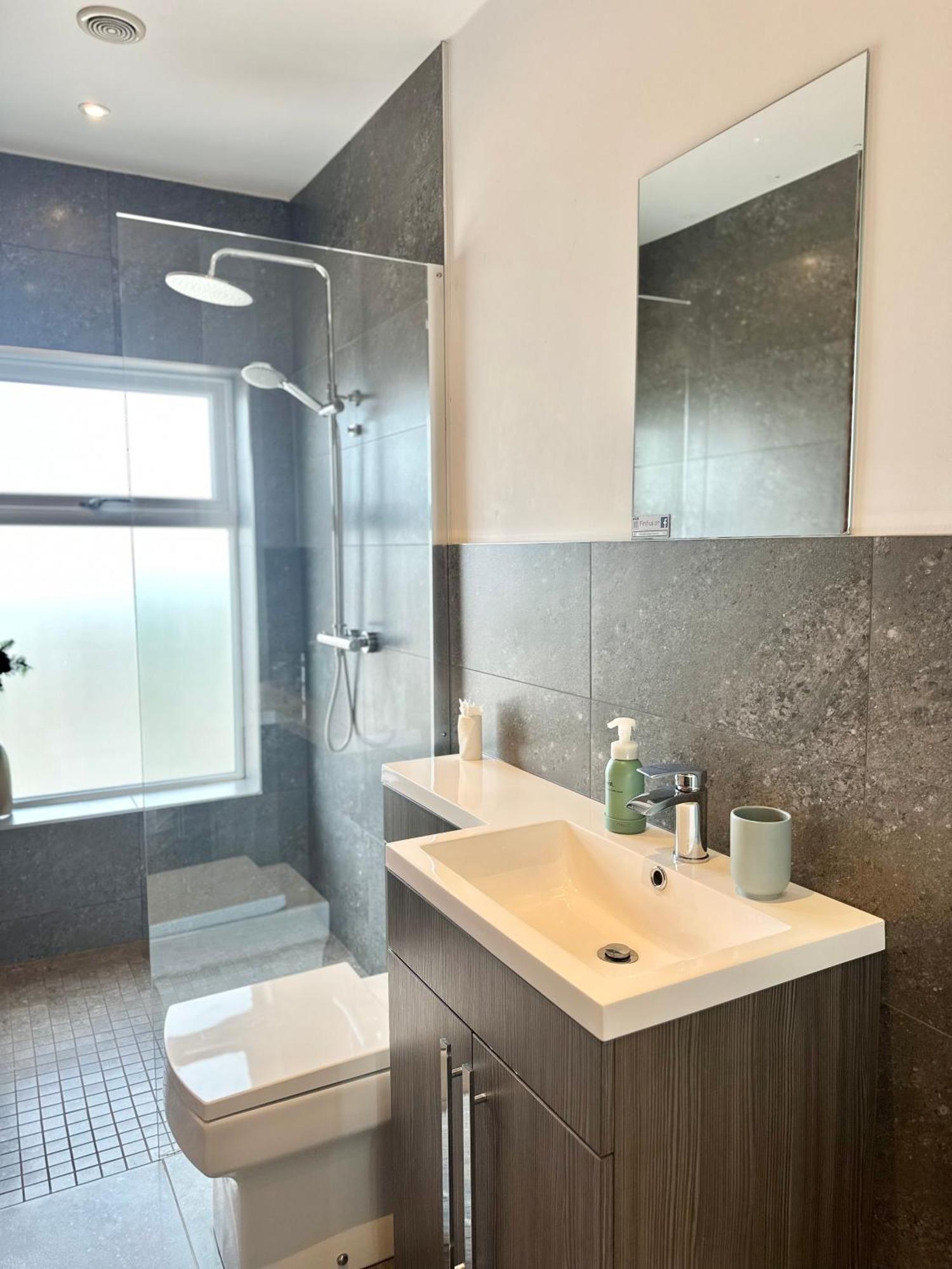 Alsager Town Centre Apartment Экстерьер фото